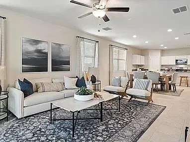 4 bed, 1917 sqft, $2,600 — Photo 3