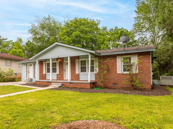 633 Kennan Rd NW