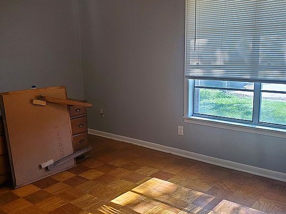 5th image of 4203 Kenny St