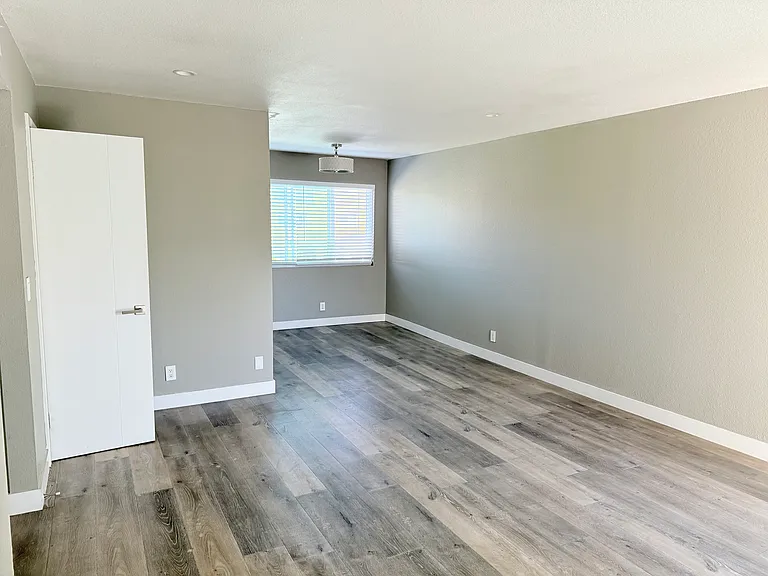 11040 Hesby St #210 — Photo 6