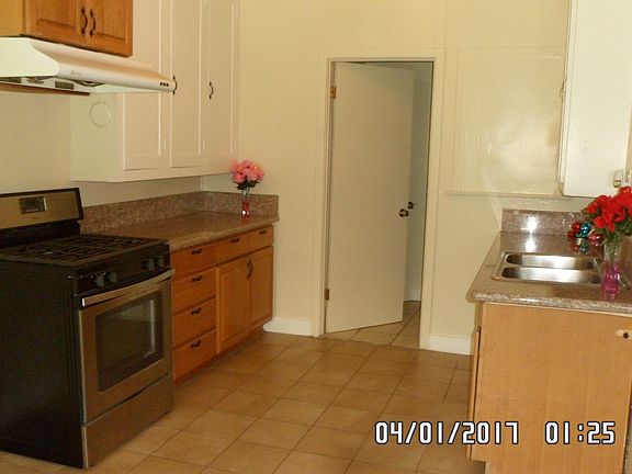 4th image of 803 S 1st Ave