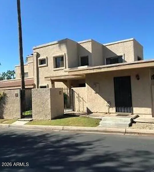 3 bed, 2.0 bath, 1975 sqft, $2,595 — Photo 1