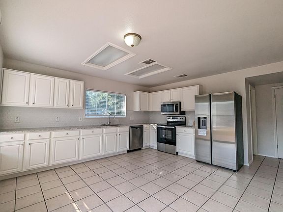 3rd image of 2406 Ayes Ct