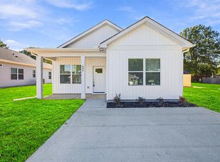 606 E Granville St, Dunn, NC 28334