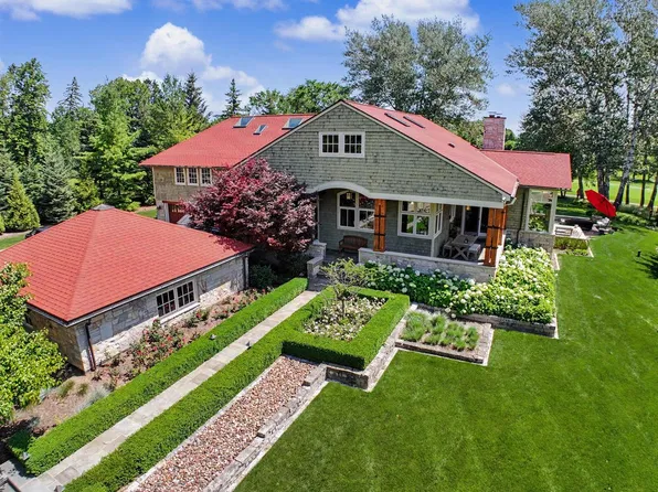 12138 N River ROAD, Mequon, WI 53092