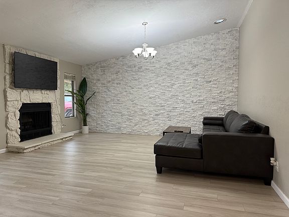 2nd image of 8695 E Diamond St