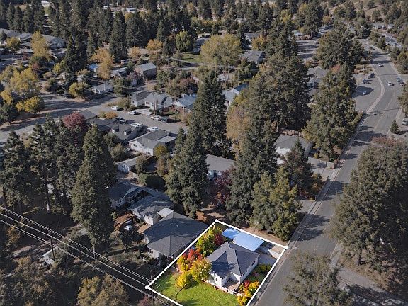 2nd image of 216 College Ave