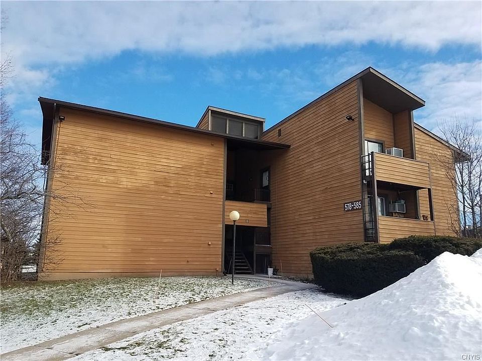 1st image of 580 Village Blvd N