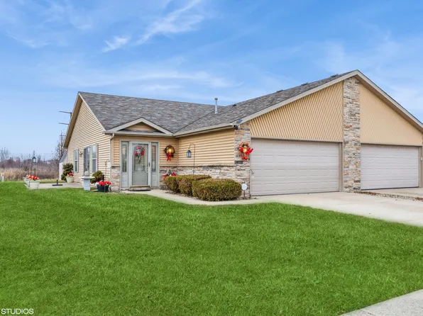 8622 Pierce St, Merrillville, IN 46410