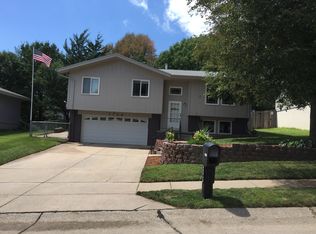 7704 Leafplum Dr, La Vista, NE 68128