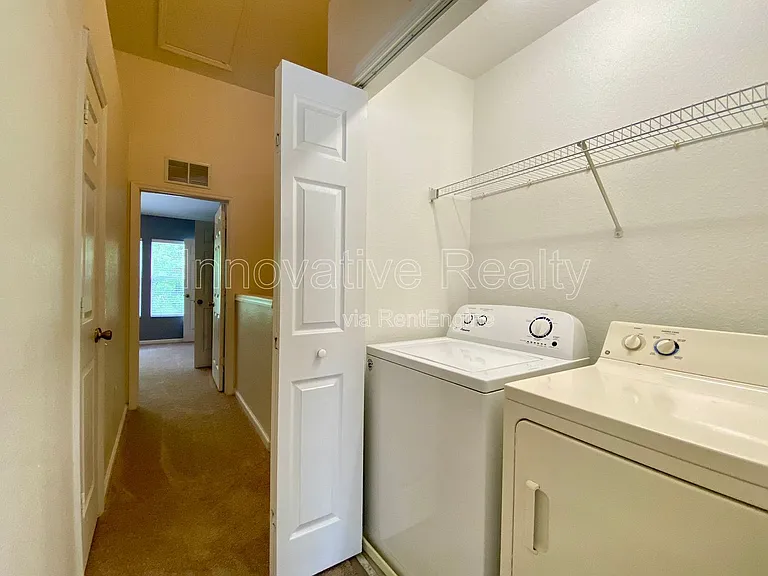 720 Shropshire Loop — Photo 11