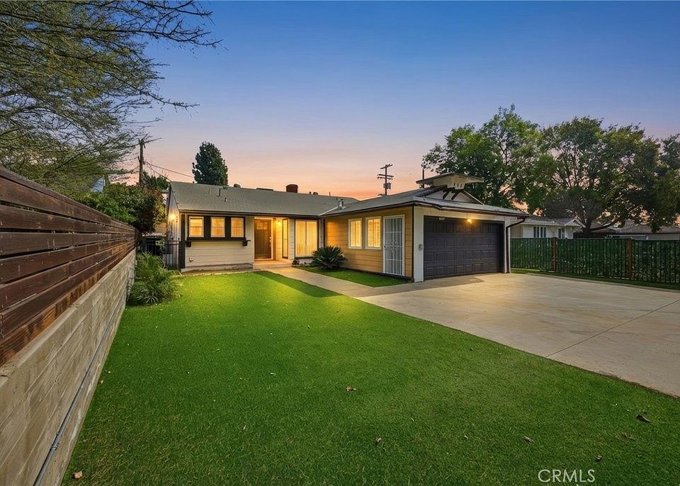 1st image of 7108 Mammoth Ave