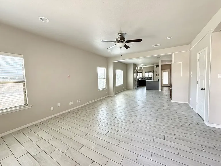 4817 Mark Avizo St — Photo 19