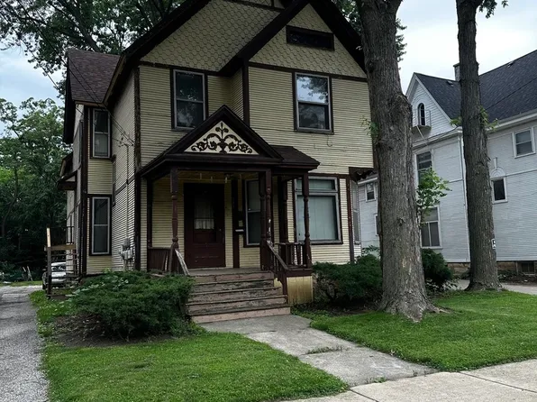 309 N View St, Aurora, IL 60506