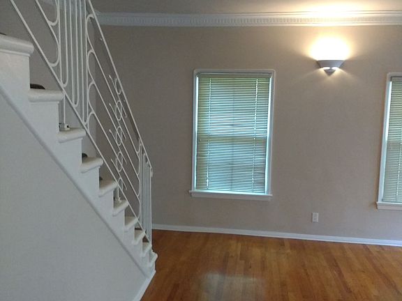 4th image of 1366 N Alta Vista Blvd