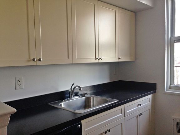 4th image of 631 Hudson St #19H