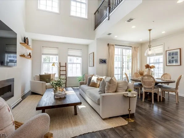 125 Sequoia Dr, Cedar Grove Twp., NJ 07009