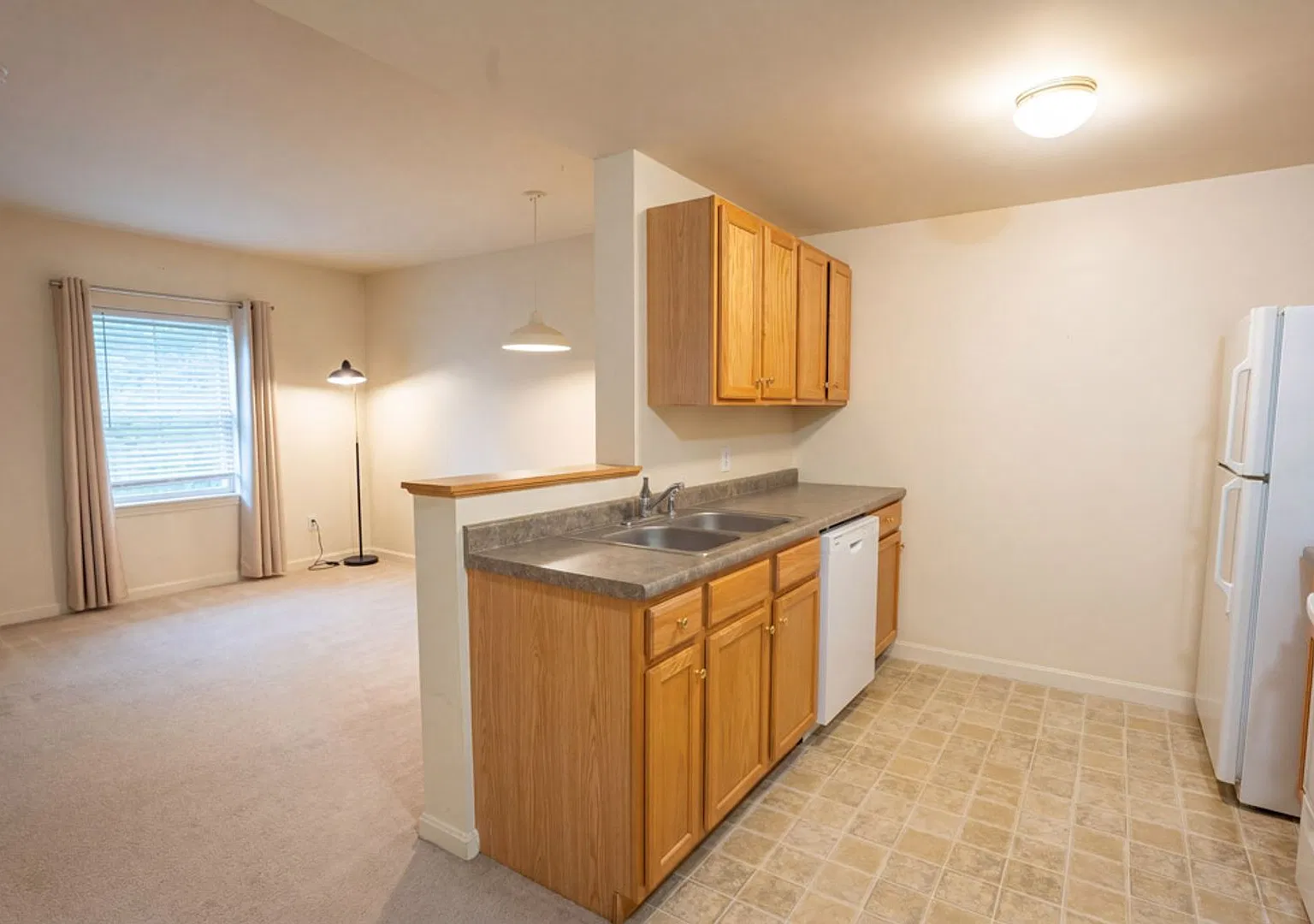 1 Bed 1 Bath Close To Downtown Freeport! — Photo 1
