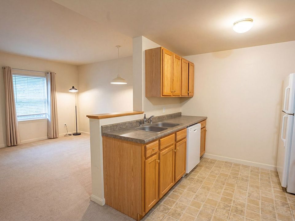 1st image of 181 Lower Main St