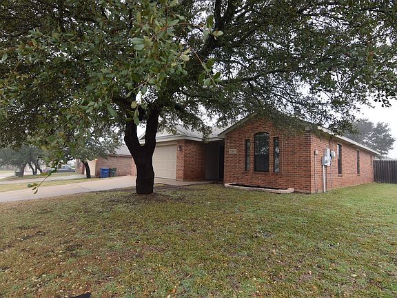 3rd image of 1304 Marlee Cir