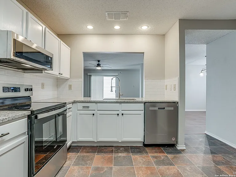 16522 Alwick Ln — Photo 12