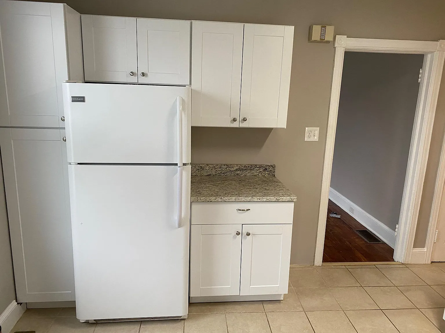 1 bed, 700 sqft, $1,175 — Photo 3
