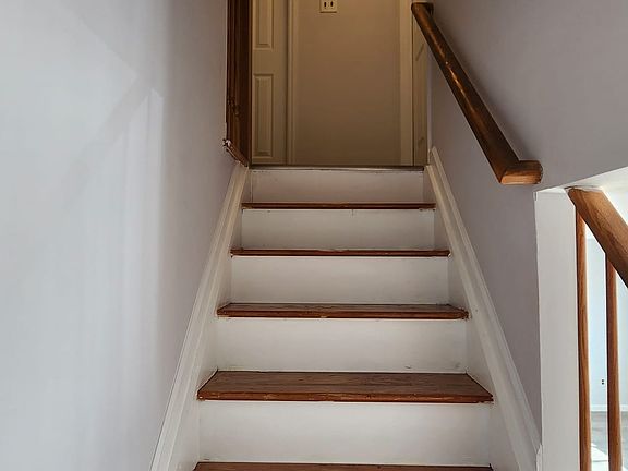 5th image of 27 Spruce Ln #B