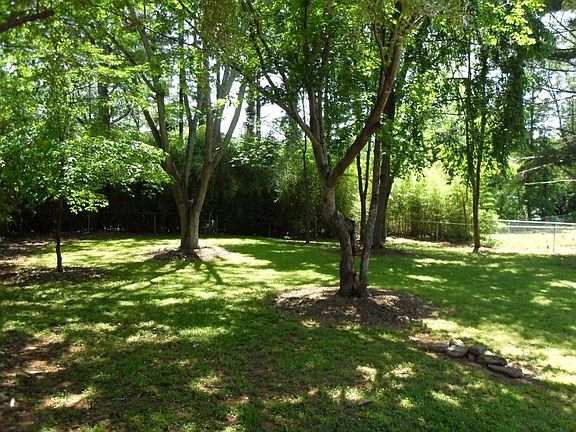 4th image of 360 Crossville Ct