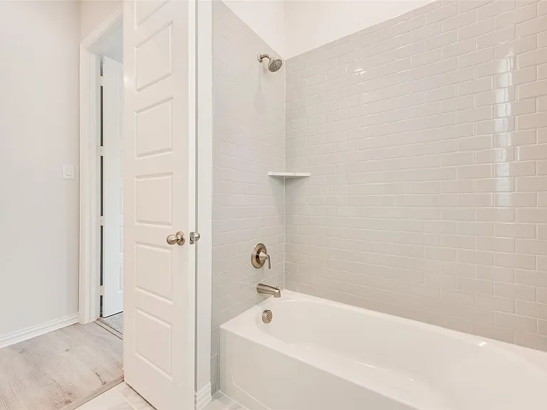 8340 Challenger Ln — Photo 12