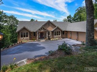 299 Round Top Mountain Rd, Sapphire, NC 28774