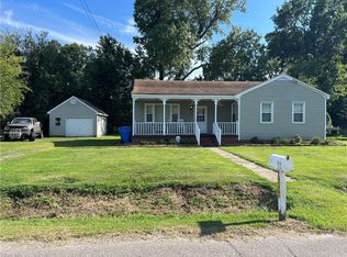 2809 Flag Rd, Chesapeake, VA 23323