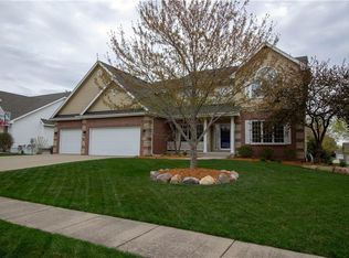 855 SE Mapleleaf Ln, Waukee, IA 50263