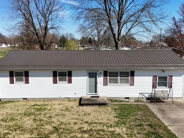 3 Mitchell Dr, Wayne City, IL 62895