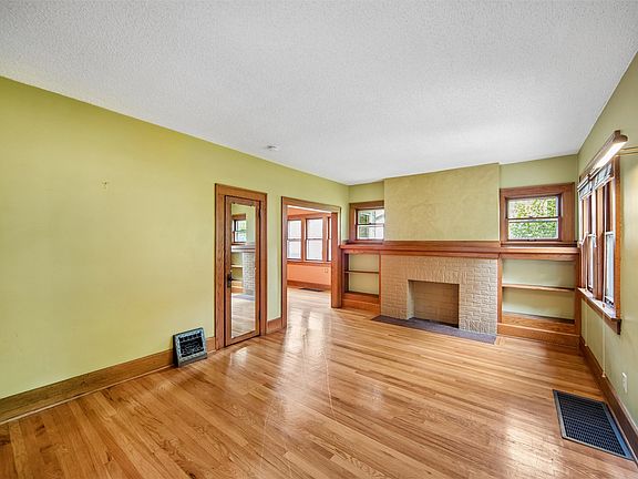 5th image of 688 Polk Blvd