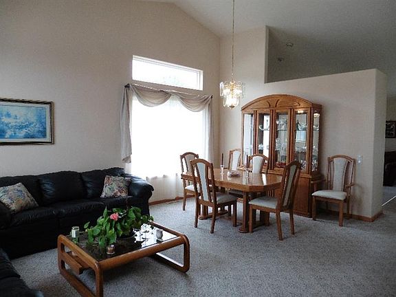 4th image of 556 Sunflower Ln