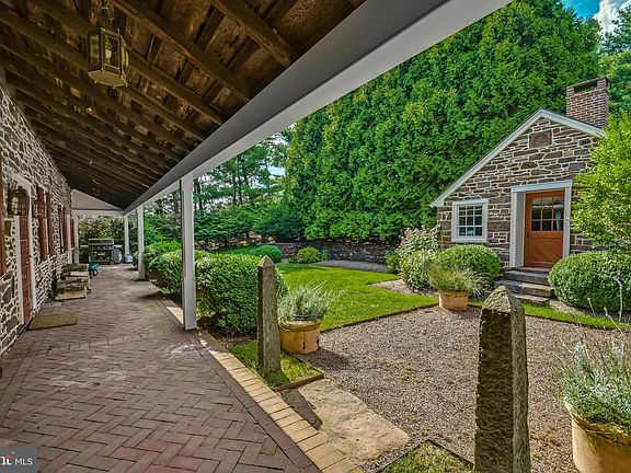 4th image of 1 Ridge Valley Rd