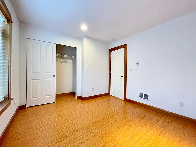 6516 34th Ave NE #B — Photo 10