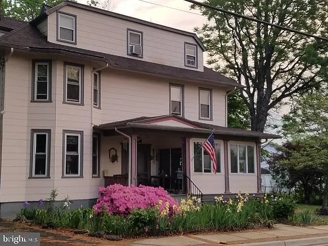 4808 Riverdale Rd photo 1
