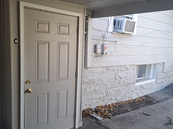 2nd image of 205 E Will Rogers Blvd APT C