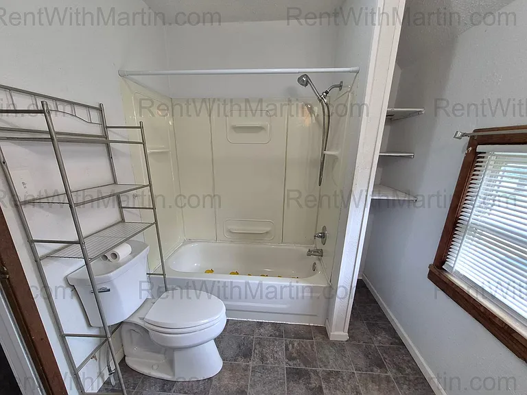 310 N Frederick Ave — Photo 17