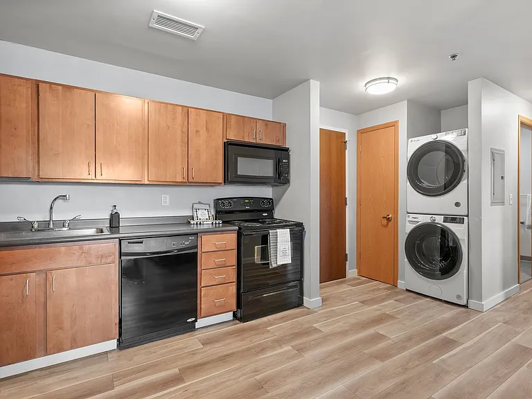 WaterFront Apartments — Photo 26