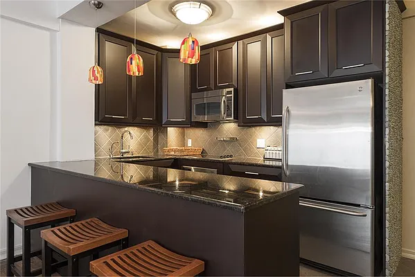 Sold by R New York | media 1