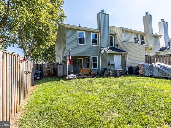 3rd image of 400 Cromwell Ct