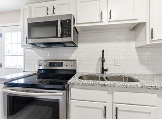 957 Exeter Rd, Columbus, OH 43213