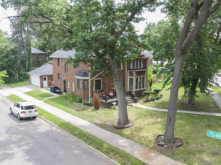 20096 Shrewsbury Rd — Photo 62