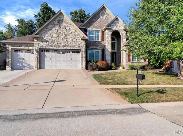 115 Harbor Ct, Fenton, MO 63026