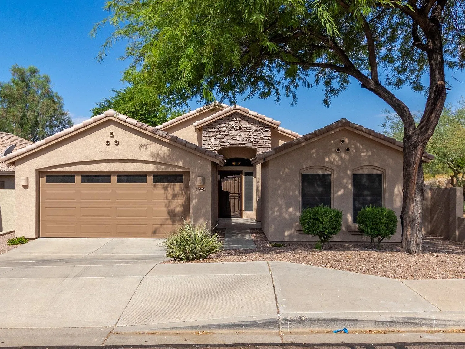 3 bed, 1574 sqft, $2,150 — Photo 2