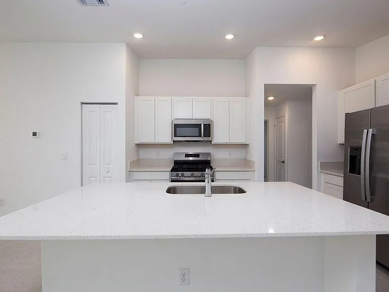 11146 NW Fernbrook Dr — Photo 4