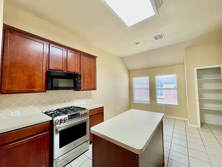 1535 Silver Spur Dr — Photo 23