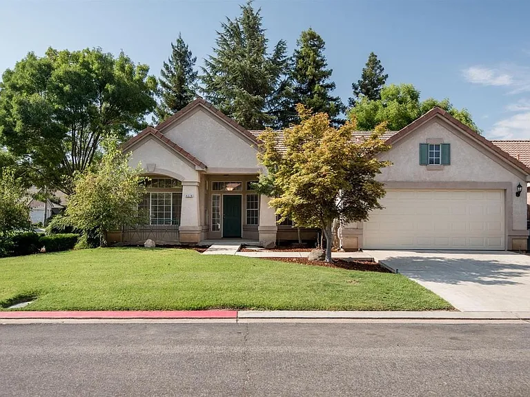 4579 W Oak Park Dr — Photo 1
